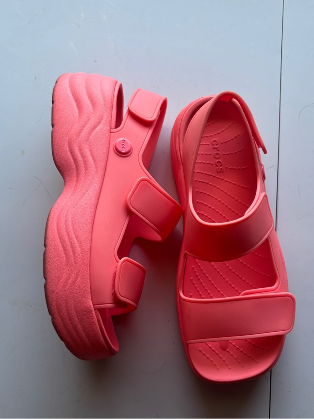 Crocs Skyline Platform Sandal size 7 in Guava